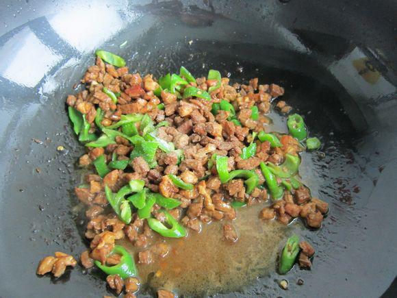 牛肉夾餅的做法-家常味炒菜譜-易網健康養生網 牛肉夾餅的做法-家常味炒菜譜