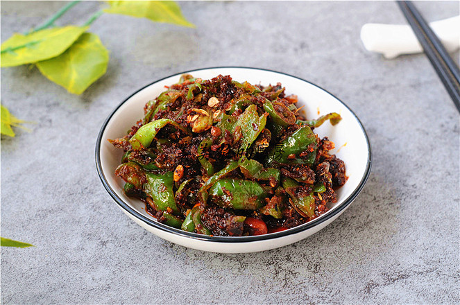 青椒炒老干媽的做法-香辣味炒菜譜-易網健康養生網 青椒炒老干媽的做法-香辣味炒菜譜