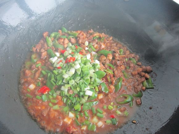 牛肉夾餅的做法-家常味炒菜譜-易網健康養生網 牛肉夾餅的做法-家常味炒菜譜