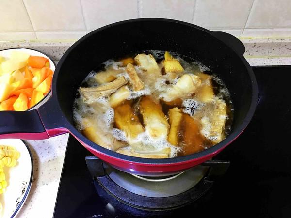 排骨燉玉米的做法-咸鮮味燉菜譜-易網(wǎng)健康養(yǎng)生網(wǎng) 排骨燉玉米的做法-咸鮮味燉菜譜