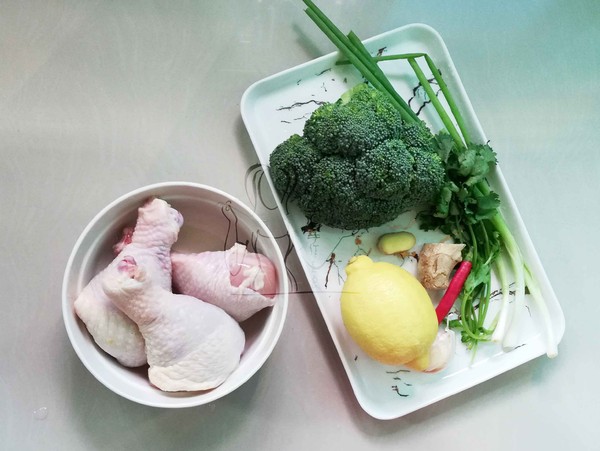 檸檬雞西蘭花的做法-酸辣味拌菜譜-易網<a href=http://www.xllyou.com/ target=_blank class=infotextkey>健康養生</a>網 檸檬雞西蘭花的做法-酸辣味拌菜譜