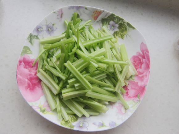 毛芹菜炒羊肉的做法-家常味炒菜譜-易網健康養生網 毛芹菜炒羊肉的做法-家常味炒菜譜