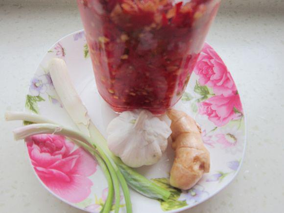 剁椒雞塊的做法-香辣味蒸菜譜-易網<a href=http://www.xllyou.com/ target=_blank class=infotextkey>健康養生</a>網 剁椒雞塊的做法-香辣味蒸菜譜