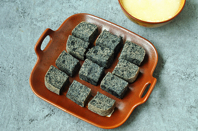 黑豆糕的做法-甜味蒸菜譜-易網健康養生網 黑豆糕的做法-甜味蒸菜譜