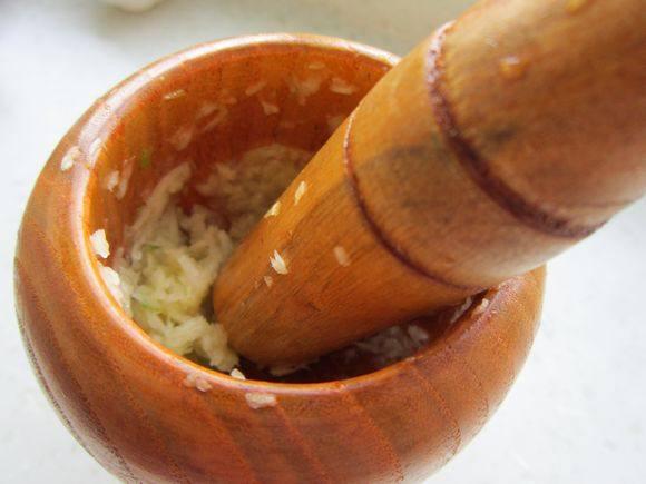 紅油牛肚的做法-香辣味拌菜譜-易網(wǎng)健康養(yǎng)生網(wǎng) 紅油牛肚的做法-香辣味拌菜譜