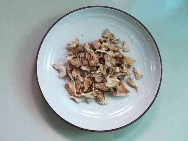 白參菌蒸雞蛋的做法-家常味蒸菜譜-易網(wǎng)健康養(yǎng)生網(wǎng) 白參菌蒸雞蛋的做法-家常味蒸菜譜