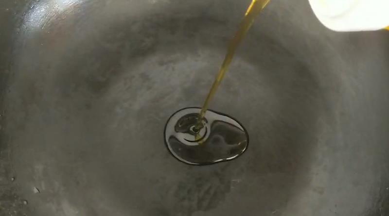 紅紅火火辣拌明太魚的做法-家常味拌菜譜-易網(wǎng)健康養(yǎng)生網(wǎng) 紅紅火火辣拌明太魚的做法-家常味拌菜譜