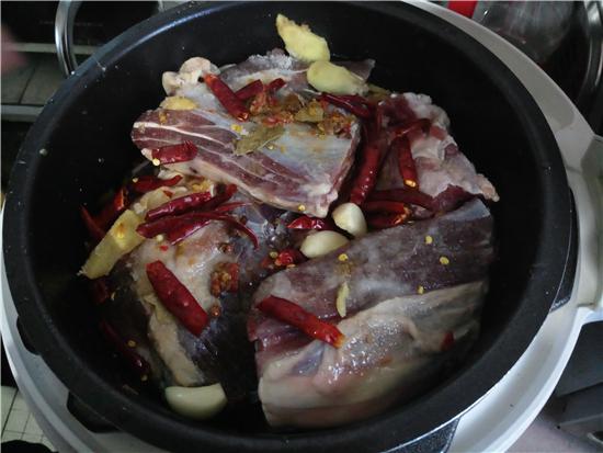 香辣鹵牛肉的做法-香辣味鹵菜譜-易網健康養生網 香辣鹵牛肉的做法-香辣味鹵菜譜