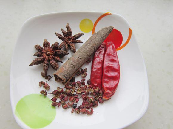 花生紅燒豬蹄的做法-家常味燒菜譜