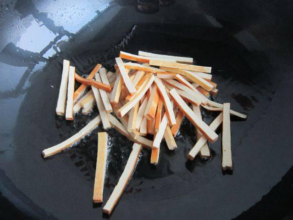 蠔油韭黃炒香干的做法-家常味炒菜譜-易網健康養生網 蠔油韭黃炒香干的做法-家常味炒菜譜