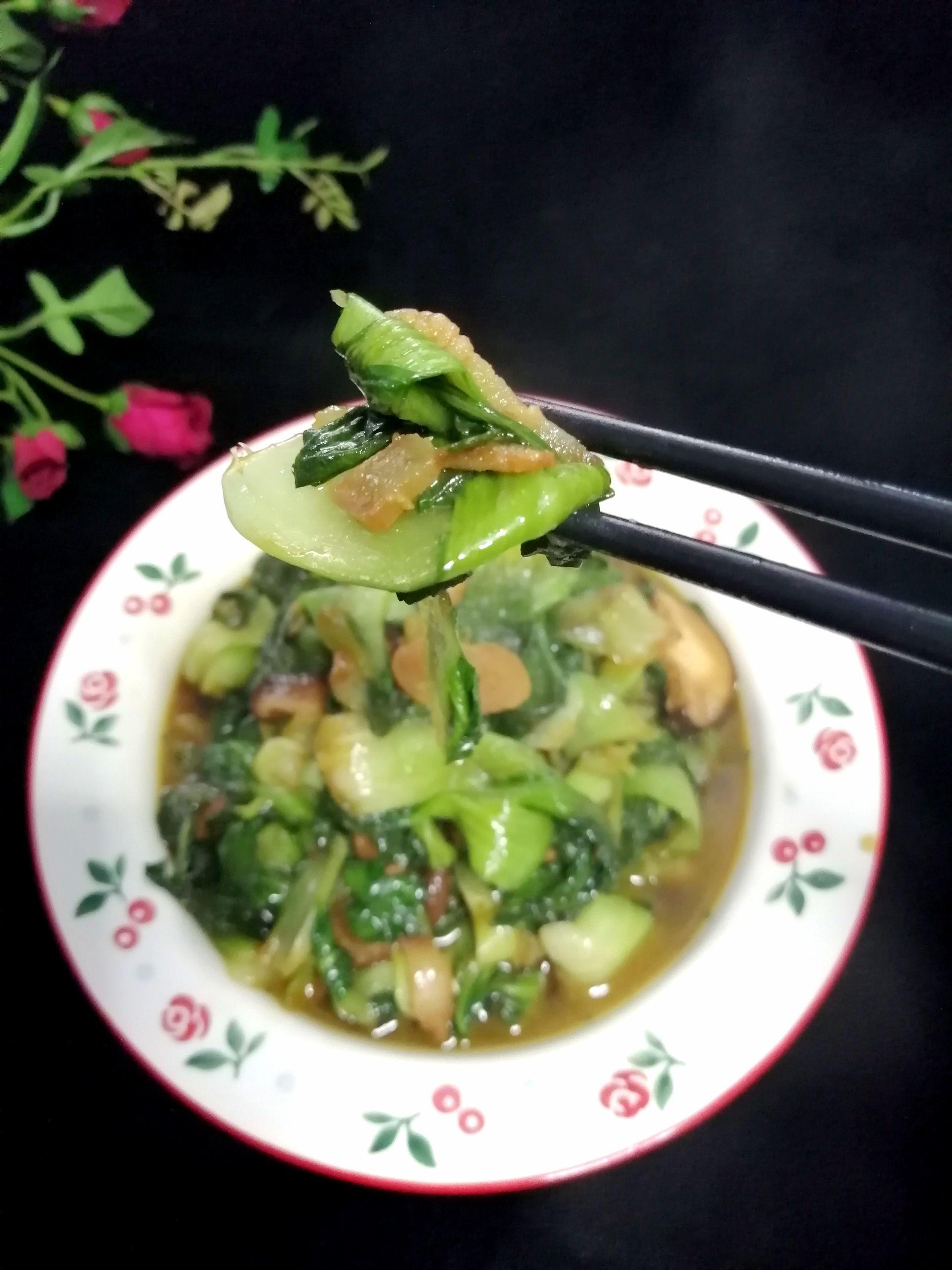 臘肉香菇青菜的做法-家常味炒菜譜-易網(wǎng)健康養(yǎng)生網(wǎng) 臘肉香菇青菜的做法-家常味炒菜譜