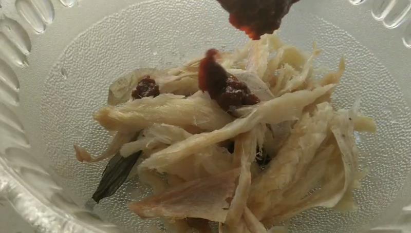 紅紅火火辣拌明太魚的做法-家常味拌菜譜-易網(wǎng)健康養(yǎng)生網(wǎng) 紅紅火火辣拌明太魚的做法-家常味拌菜譜