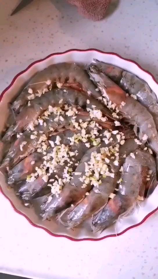 蒜蓉蒸大蝦的做法-家常味蒸菜譜-易網(wǎng)健康養(yǎng)生網(wǎng) 蒜蓉蒸大蝦的做法-家常味蒸菜譜