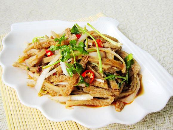 紅油牛肚的做法-香辣味拌菜譜-易網(wǎng)健康養(yǎng)生網(wǎng) 紅油牛肚的做法-香辣味拌菜譜