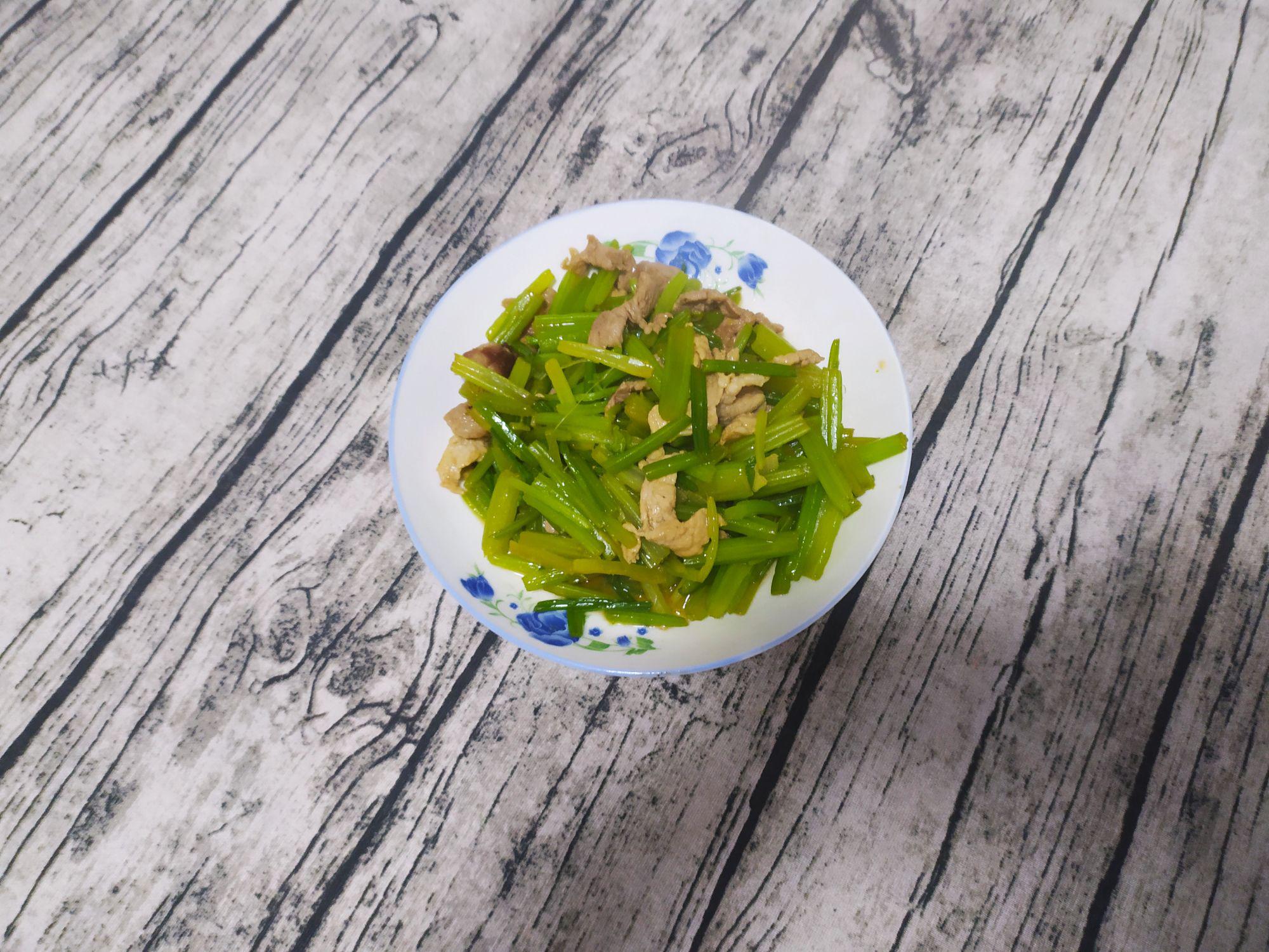 芹菜炒肉的做法-家常味炒菜譜