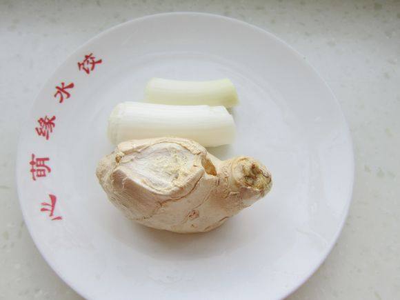 干煎黃花魚的做法-家常味煎菜譜-易網<a href=http://www.xllyou.com/ target=_blank class=infotextkey>健康養生</a>網 干煎黃花魚的做法-家常味煎菜譜