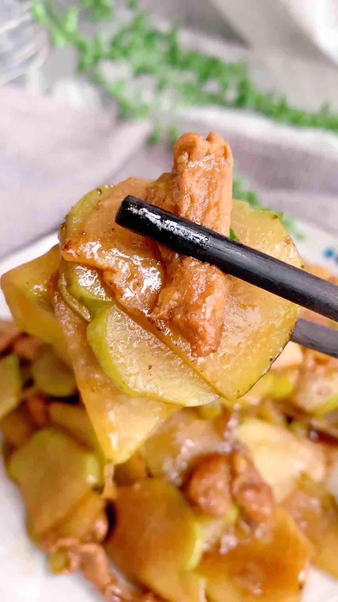 佛手瓜炒肉的做法-家常味炒菜譜-易網(wǎng)健康養(yǎng)生網(wǎng) 佛手瓜炒肉的做法-家常味炒菜譜