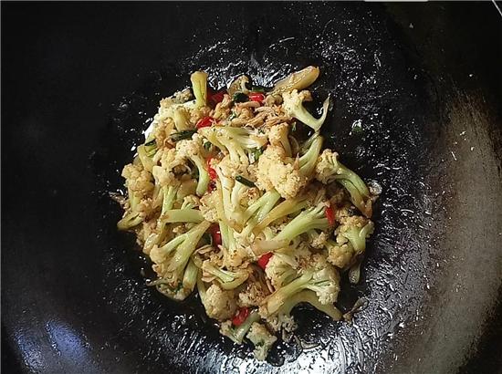 酸辣蝦皮炒菜花的做法-酸辣味炒菜譜-易網健康養(yǎng)生網 酸辣蝦皮炒菜花的做法-酸辣味炒菜譜