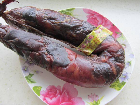 爆炒熏馬腸的做法-香辣味炒菜譜-易網<a href=http://www.xllyou.com/ target=_blank class=infotextkey>健康養生</a>網 爆炒熏馬腸的做法-香辣味炒菜譜