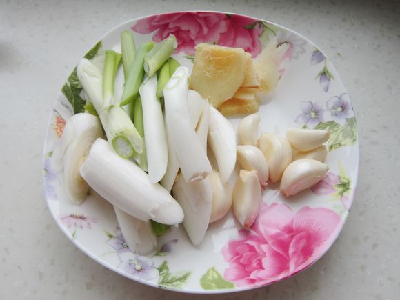 大盤雞火鍋的做法-家常味燉菜譜-易網健康養(yǎng)生網 大盤雞火鍋的做法-家常味燉菜譜