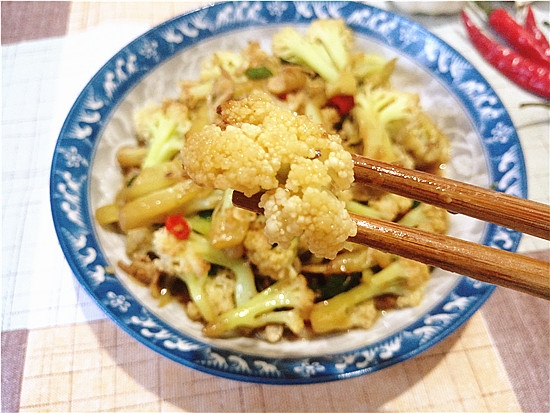 酸辣蝦皮炒菜花的做法-酸辣味炒菜譜-易網健康養(yǎng)生網 酸辣蝦皮炒菜花的做法-酸辣味炒菜譜