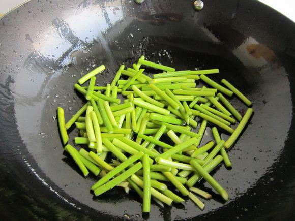 香干蒜薹炒肉絲的做法-家常味炒菜譜-易網健康養生網 香干蒜薹炒肉絲的做法-家常味炒菜譜