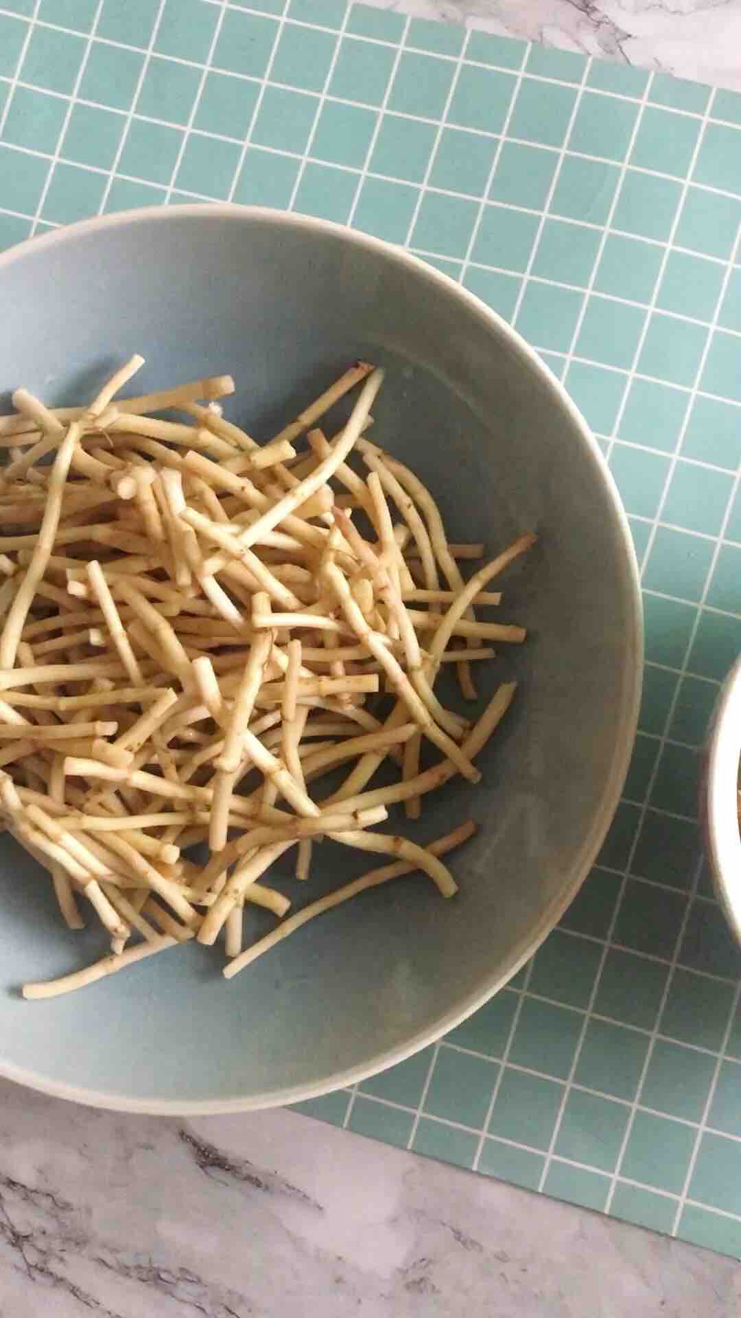 涼拌折耳根的做法-家常味拌菜譜