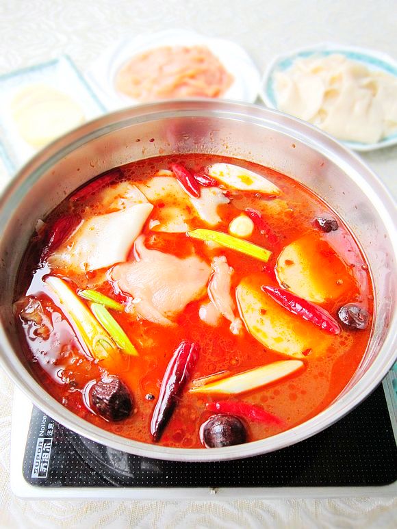 大盤雞火鍋的做法-家常味燉菜譜-易網健康養(yǎng)生網 大盤雞火鍋的做法-家常味燉菜譜