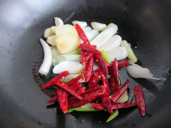 大盤雞火鍋的做法-家常味燉菜譜-易網健康養(yǎng)生網 大盤雞火鍋的做法-家常味燉菜譜