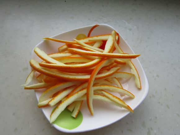 橙子皮拌青蘿卜絲的做法-家常味拌菜譜-易網(wǎng)健康養(yǎng)生網(wǎng) 橙子皮拌青蘿卜絲的做法-家常味拌菜譜