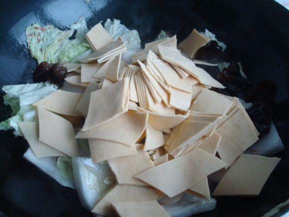 千張白菜亂燉的做法-家常味燉菜譜-易網健康養生網 千張白菜亂燉的做法-家常味燉菜譜