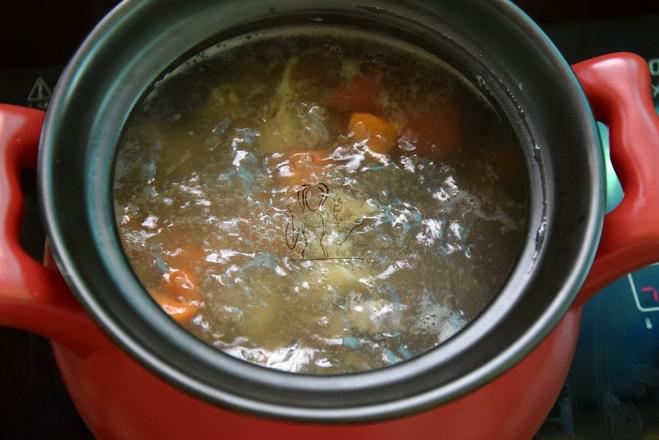 蓮藕墨魚筒骨湯的做法-家常味煲菜譜-易網健康養生網 蓮藕墨魚筒骨湯的做法-家常味煲菜譜