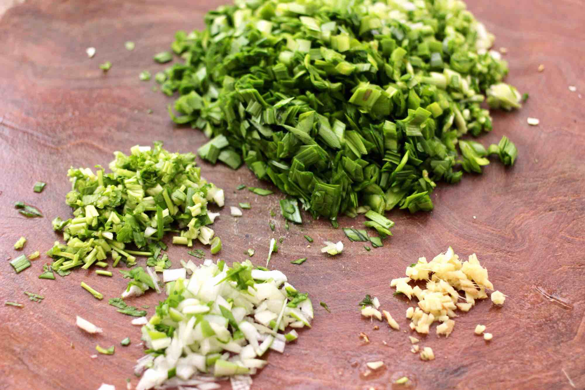 扇貝香干翠玉餃子的做法-咸鮮味煮菜譜-易網(wǎng)健康養(yǎng)生網(wǎng) 扇貝香干翠玉餃子的做法-咸鮮味煮菜譜