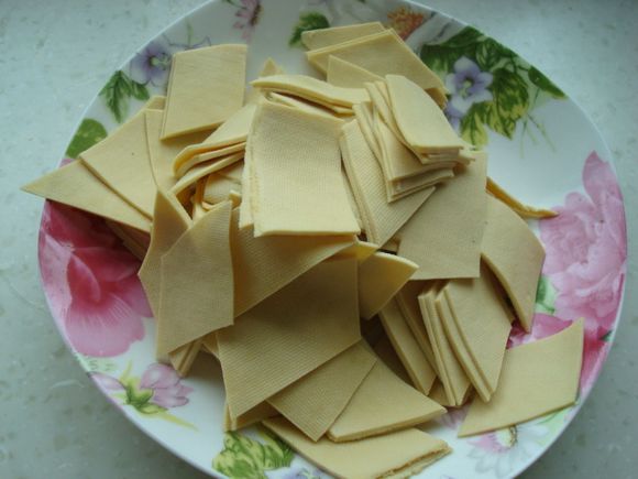 千張白菜亂燉的做法-家常味燉菜譜-易網健康養生網 千張白菜亂燉的做法-家常味燉菜譜