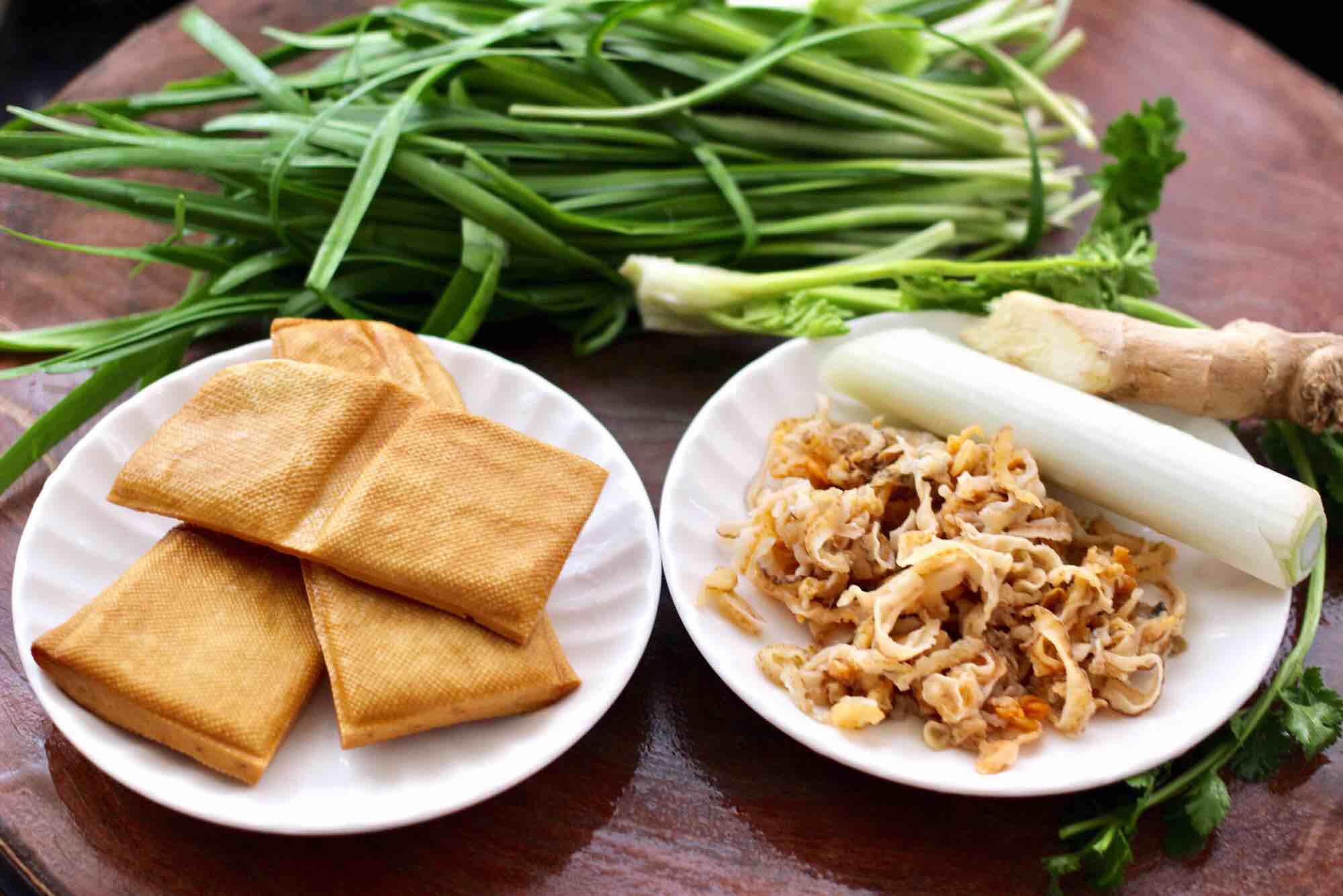 扇貝香干翠玉餃子的做法-咸鮮味煮菜譜-易網(wǎng)<a href=http://www.xllyou.com/ target=_blank class=infotextkey>健康養(yǎng)生</a>網(wǎng) 扇貝香干翠玉餃子的做法-咸鮮味煮菜譜