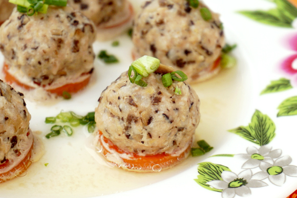 清蒸松露肉丸的做法-咸鮮味蒸菜譜-易網(wǎng)健康養(yǎng)生網(wǎng) 清蒸松露肉丸的做法-咸鮮味蒸菜譜