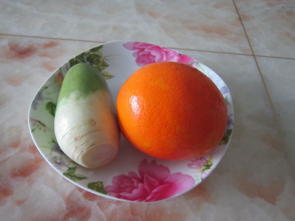 橙子皮拌青蘿卜絲的做法-家常味拌菜譜-易網(wǎng)<a href=http://www.xllyou.com/ target=_blank class=infotextkey>健康養(yǎng)生</a>網(wǎng) 橙子皮拌青蘿卜絲的做法-家常味拌菜譜