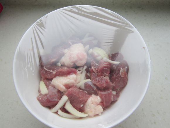 烤羊肉串的做法-香辣味烤菜譜