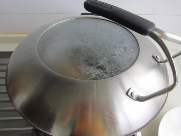 萵筍燜臘肉的做法-家常味燜菜譜-易網健康養生網 萵筍燜臘肉的做法-家常味燜菜譜