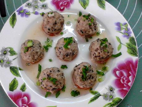 清蒸松露肉丸的做法-咸鮮味蒸菜譜-易網(wǎng)健康養(yǎng)生網(wǎng) 清蒸松露肉丸的做法-咸鮮味蒸菜譜