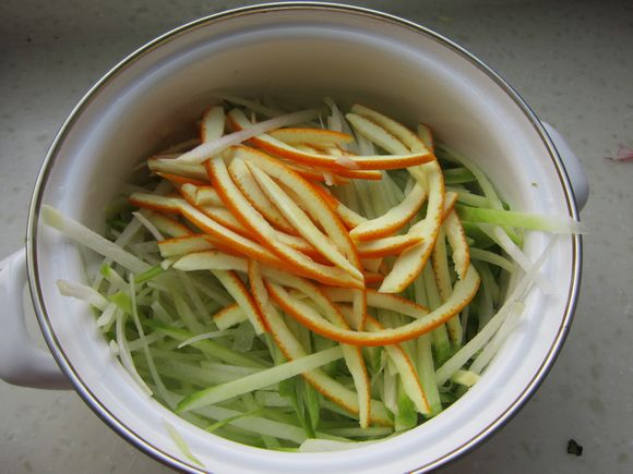 橙子皮拌青蘿卜絲的做法-家常味拌菜譜-易網(wǎng)健康養(yǎng)生網(wǎng) 橙子皮拌青蘿卜絲的做法-家常味拌菜譜