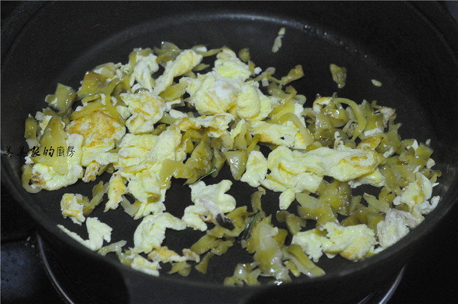 入味炒油條的做法-家常味炒菜譜-易網(wǎng)健康養(yǎng)生網(wǎng) 入味炒油條的做法-家常味炒菜譜