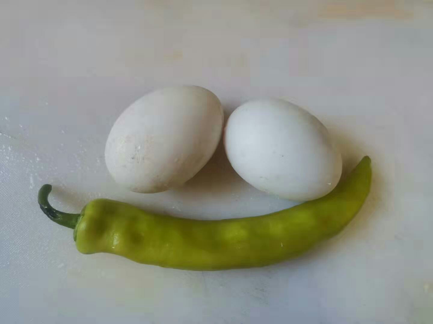 鵝蛋炒尖椒的做法-家常味炒菜譜-易網<a href=http://www.xllyou.com/ target=_blank class=infotextkey>健康養生</a>網 鵝蛋炒尖椒的做法-家常味炒菜譜