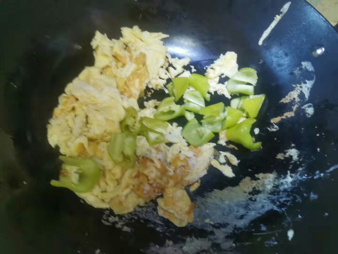 鵝蛋炒尖椒的做法-家常味炒菜譜-易網健康養生網 鵝蛋炒尖椒的做法-家常味炒菜譜