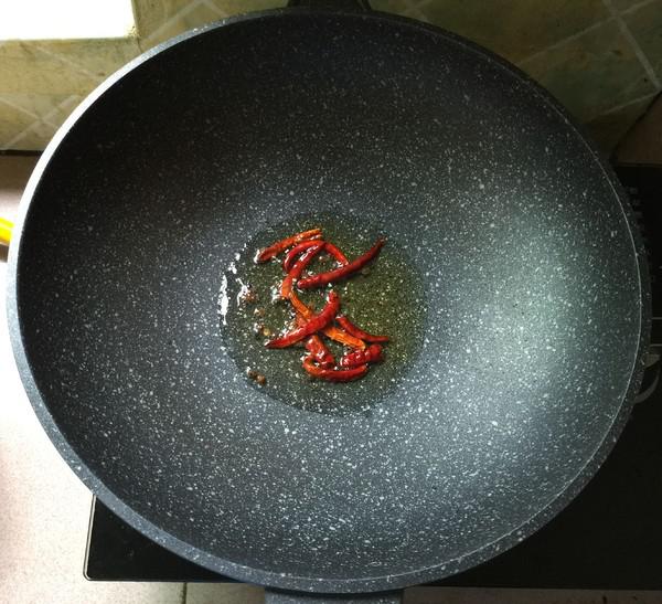 肥腸煮黑魚(yú)的做法-香辣味煮菜譜-易網(wǎng)健康養(yǎng)生網(wǎng) 肥腸煮黑魚(yú)的做法-香辣味煮菜譜