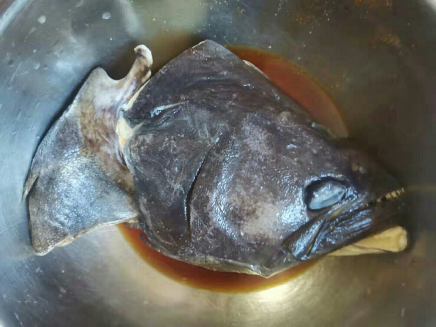 清蒸鰈魚頭的做法-家常味蒸菜譜-易網<a href=http://www.xllyou.com/ target=_blank class=infotextkey>健康養生</a>網 清蒸鰈魚頭的做法-家常味蒸菜譜