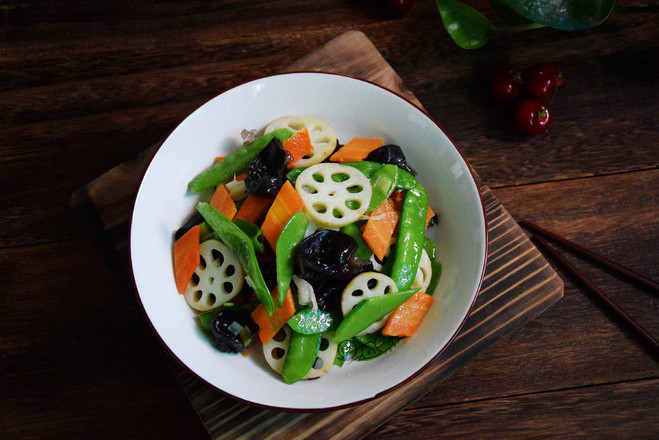 荷塘小炒的做法-家常味炒菜譜-易網健康養生網 荷塘小炒的做法-家常味炒菜譜