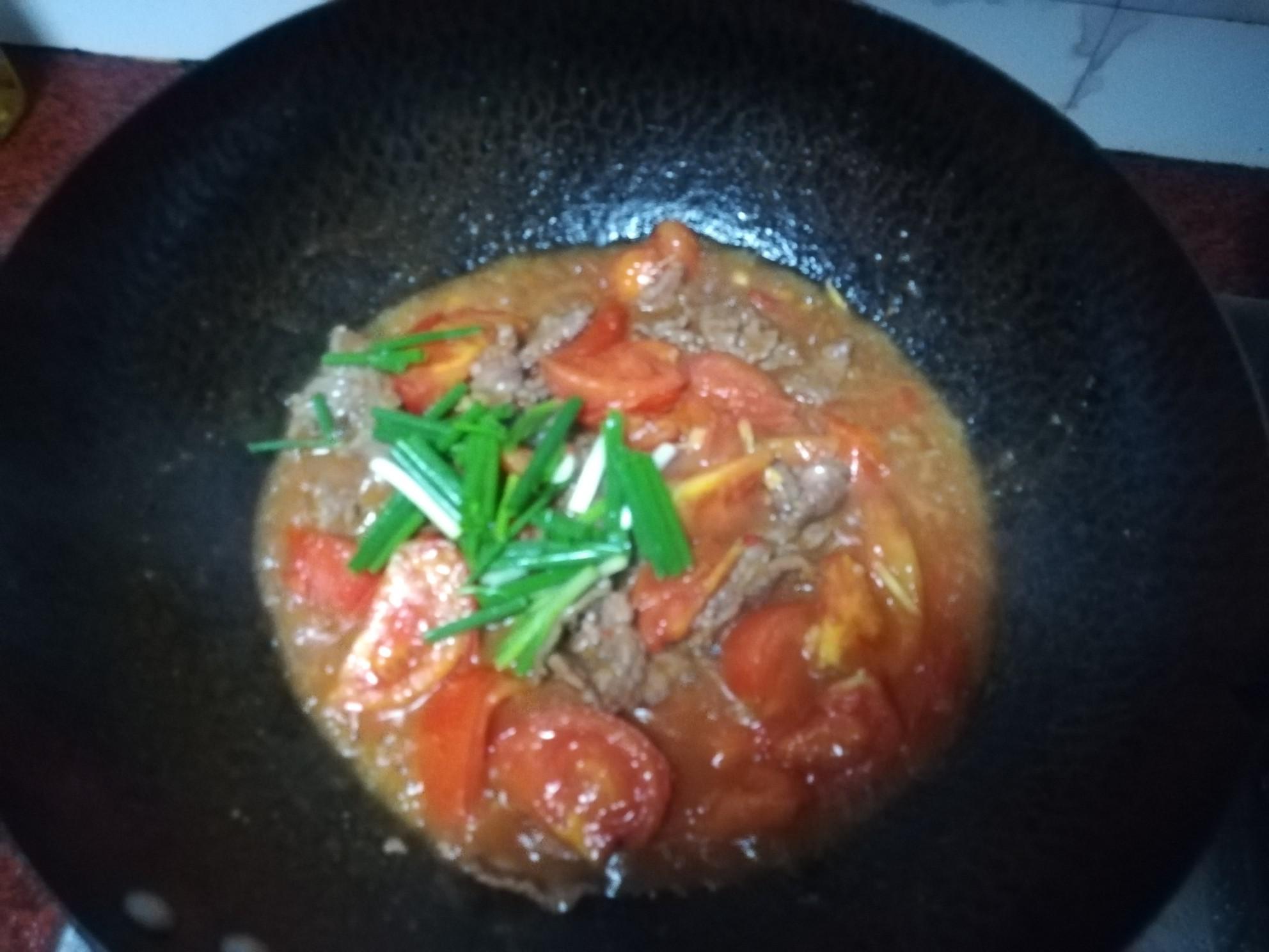 番茄炒牛肉的做法-家常味炒菜譜