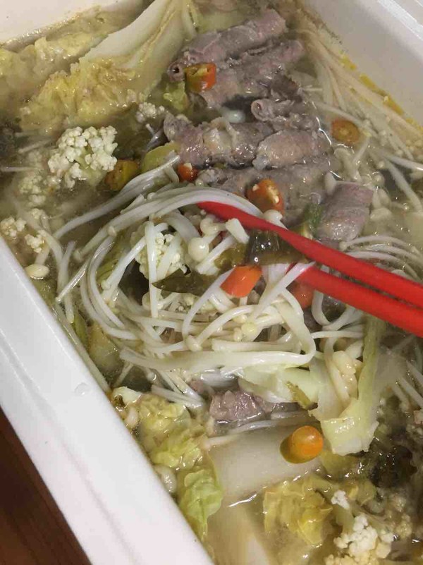 可以喝湯唰菜~酸湯肥牛鍋的做法-家常味煮菜譜-易網(wǎng)健康養(yǎng)生網(wǎng) 可以喝湯唰菜~酸湯肥牛鍋的做法-家常味煮菜譜