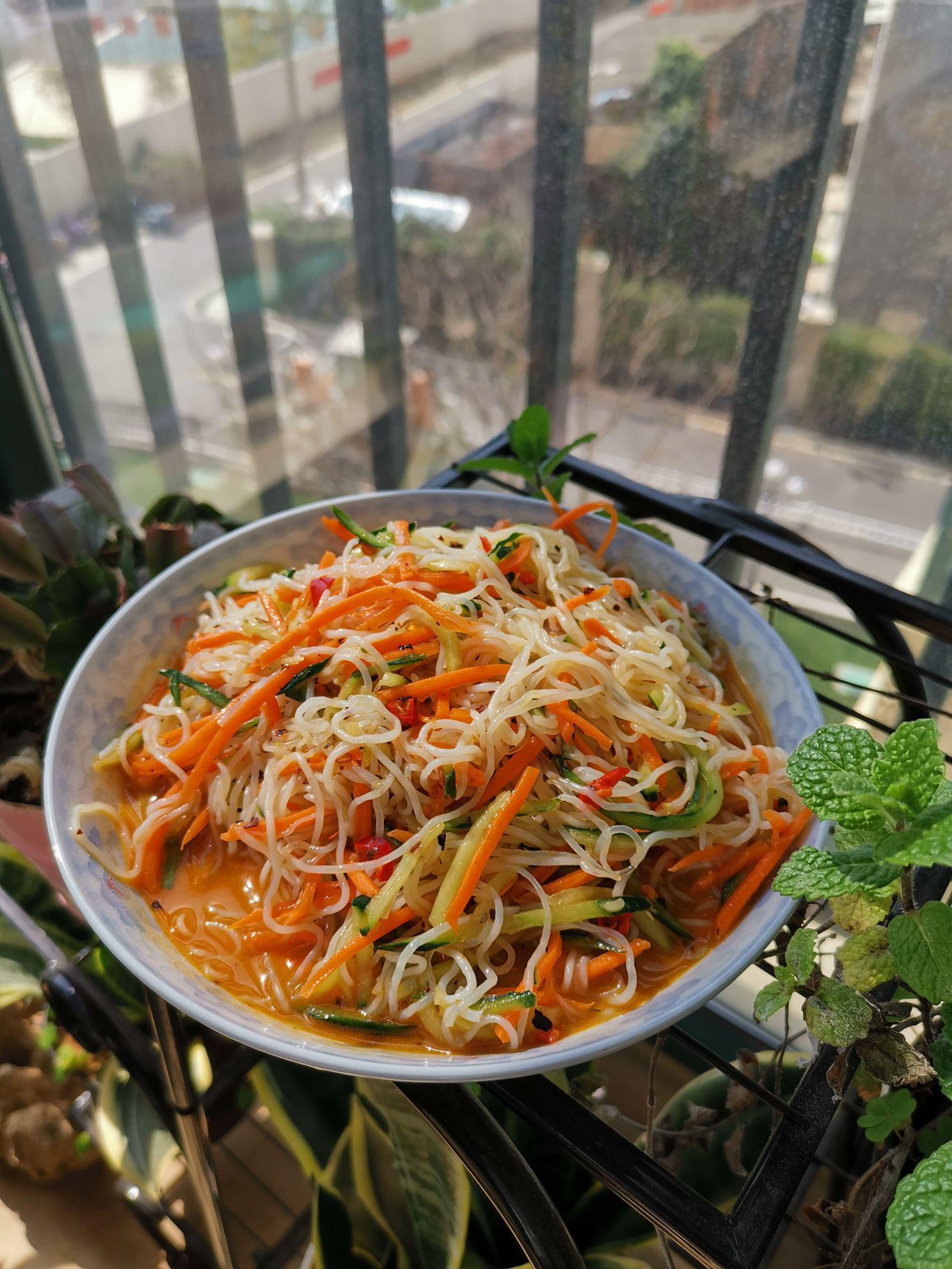 麻醬拌粉絲的做法-家常味拌菜譜-易網健康養生網 麻醬拌粉絲的做法-家常味拌菜譜